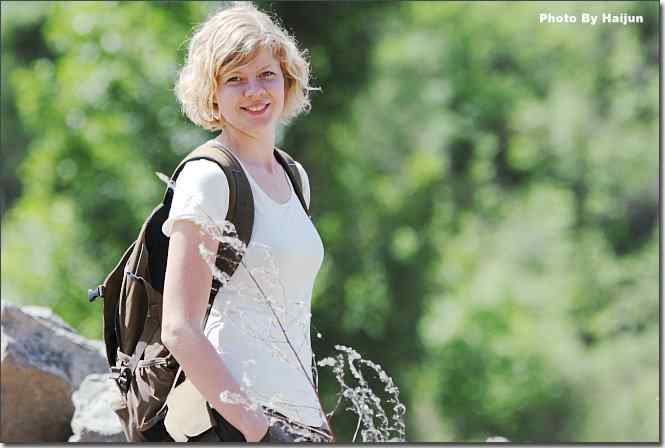  点击图片或使用键盘← →翻页