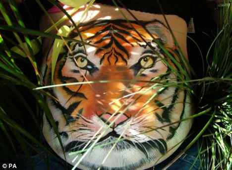 可爱的孕妇 可爱的彩绘