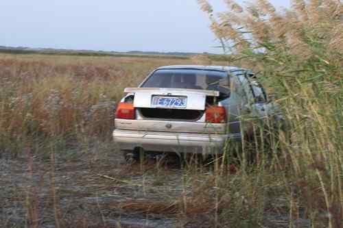 大庆有四人持枪狩猎（2008，09，14