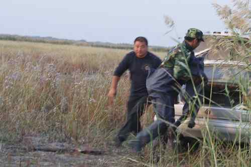 大庆有四人持枪狩猎（2008，09，14