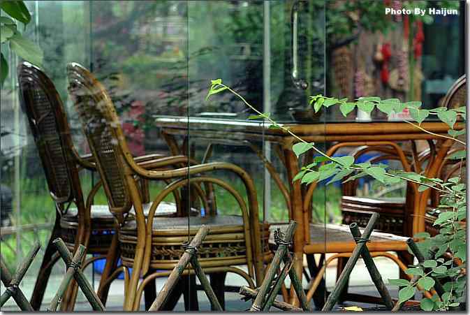  点击图片或使用键盘← →翻页