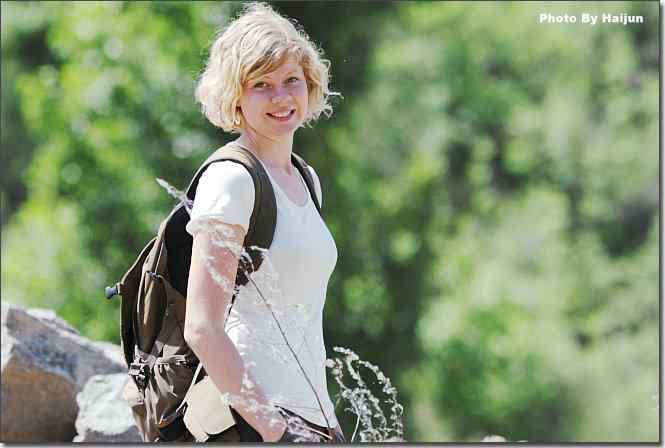  点击图片或使用键盘← →翻页