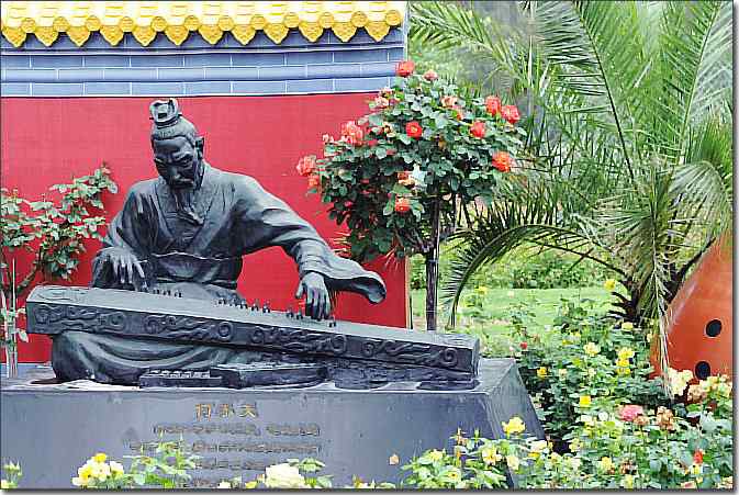  点击图片或使用键盘← →翻页